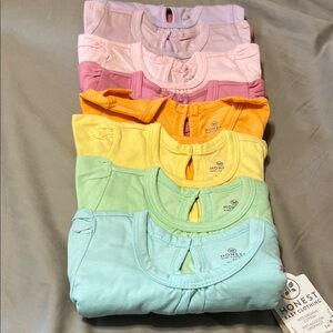 The Honest Company Kids Short Sleeve Tees - Pastel Rainbow Pack